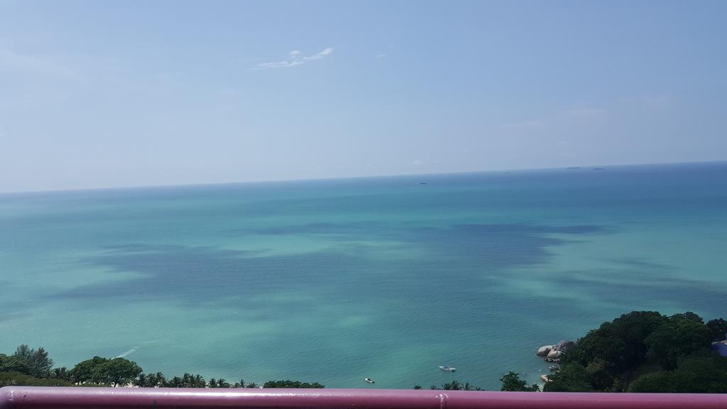 Batu Ferringhi Seaview Apartment Esterno foto